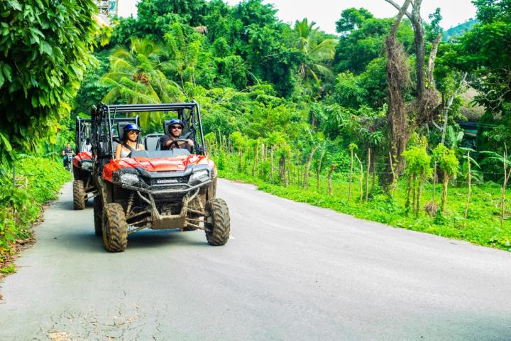 Jeep in the jungle-Buggies Adventures